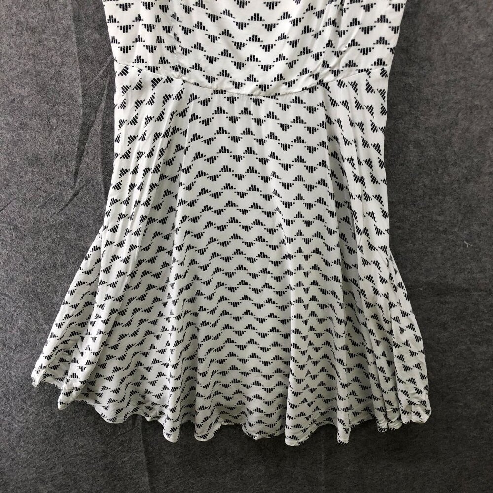 Old Navy Cami Dress Womens L White Black Printed Knee Length A-Line Rayon V-Neck - Picture 4 of 10